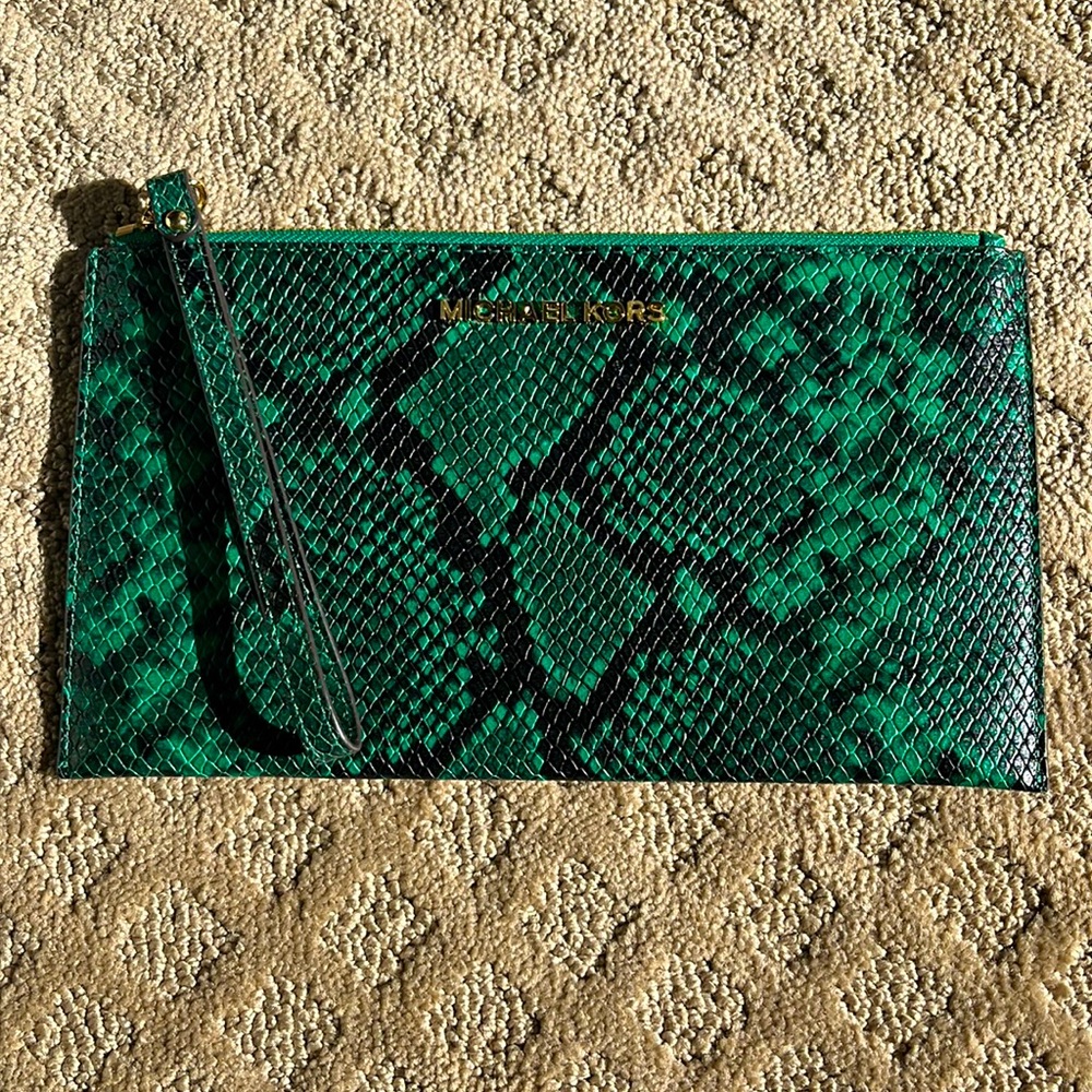 Micheal Kors clutch